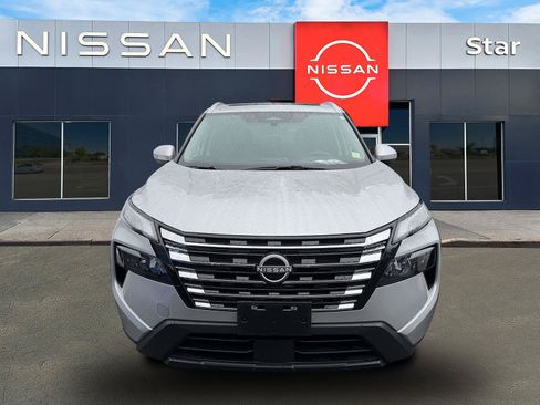 Used 2025 Nissan Rogue SV w/ SV Premium Package AWD/4WD image 2