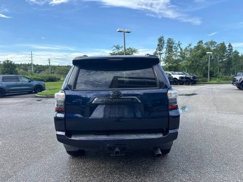 Used 2020 Toyota 4Runner Venture w/ Moonroof Package AWD/4WD image 5