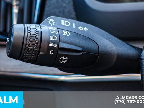 Used 2025 Volvo XC90 B6 Plus image 35