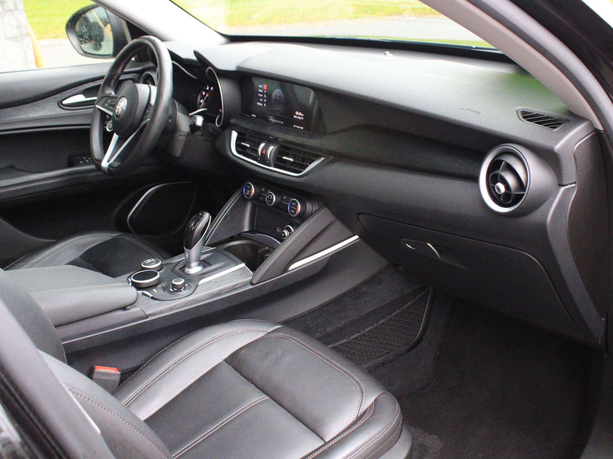 Used 2019 Alfa Romeo Stelvio AWD w/ Nero Edizione image 26