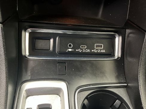 Used 2023 Subaru Ascent Premium w/ Convenience Package image 22