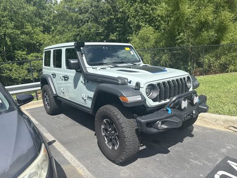 Used 2024 Jeep Wrangler Unlimited Rubicon 4xe w/ Capability Package AWD/4WD image 41