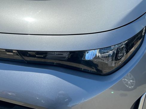 Used 2023 Kia Soul LX w/ LX Technology Package image 11