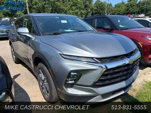 Used 2025 Chevrolet Blazer LT AWD/4WD image 2