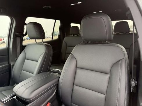 Used 2025 Chevrolet Traverse LT AWD/4WD image 12