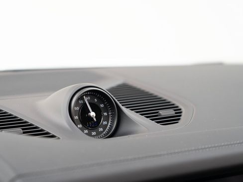 New 2025 Porsche Cayenne E-Hybrid image 26