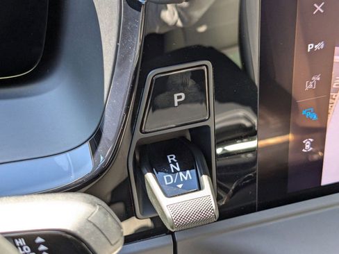 Certified 2024 Porsche Macan 4 Electric image 19