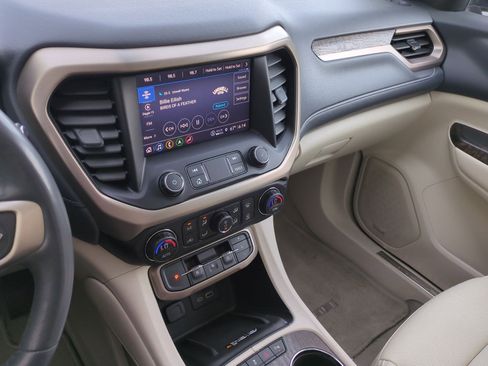 Used 2021 GMC Acadia Denali w/ Denali Technology Package FWD image 31