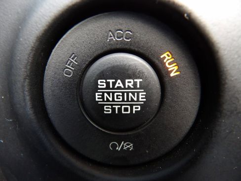 Used 2021 Jeep Wrangler Unlimited Sahara image 15