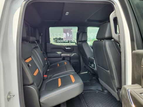 Used 2022 GMC Sierra 1500 AT4 w/ AT4 Preferred Package AWD/4WD image 13