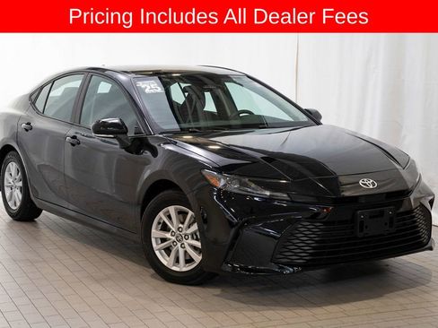Used 2025 Toyota Camry LE FWD image 1