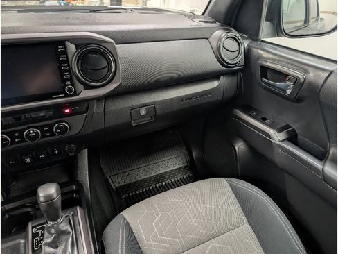 Used 2023 Toyota Tacoma TRD Off-Road w/ Technology Package image 13