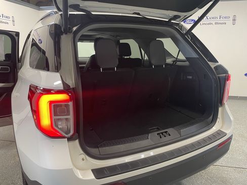 Used 2022 Ford Explorer XLT w/ Equipment Group 202A image 28