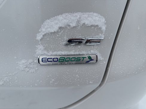 Used 2014 Ford Fusion SE w/ Equipment Group 202A image 25