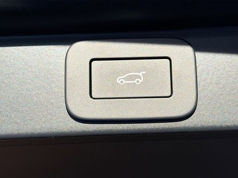 New 2026 Land Rover Range Rover SE AWD/4WD image 13