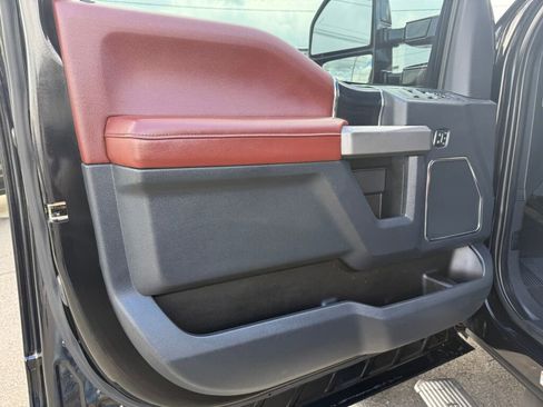 Used 2022 Ford F450 Platinum w/ FX4 Off-Road Package image 10