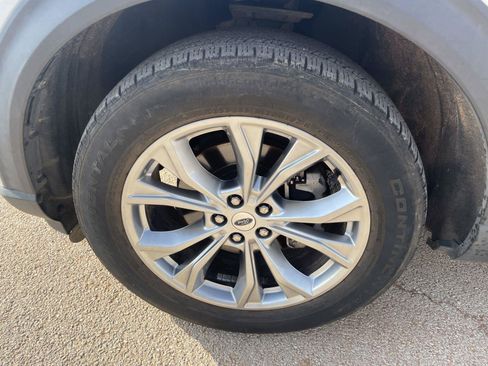 Used 2020 Ford Explorer XLT w/ Equipment Group 202A AWD/4WD image 32