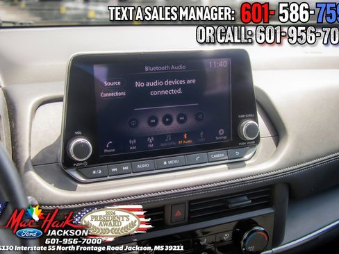 Used 2024 Nissan Rogue S AWD/4WD image 16