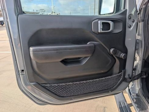 Used 2022 Jeep Gladiator Sport w/ Trailer Tow Package AWD/4WD image 21