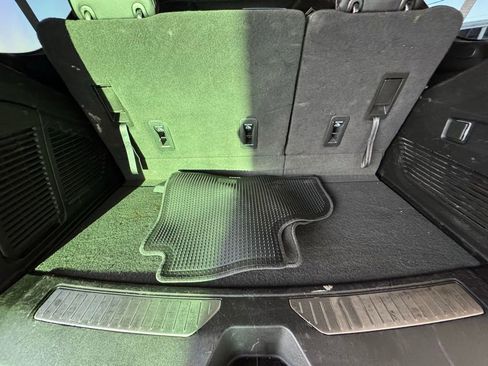 Used 2022 Chevrolet Tahoe Z71 image 10