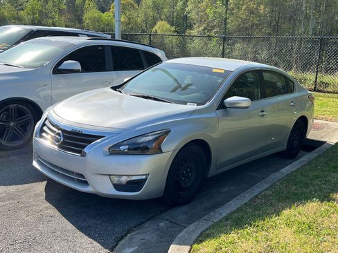 Used 2014 Nissan Altima 2.5 S image 1