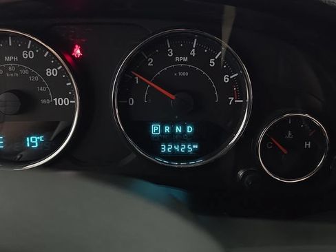 Used 2015 Jeep Wrangler Unlimited Rubicon AWD/4WD image 16