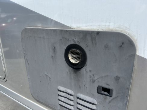 Used 2015 Mercedes-Benz Sprinter 3500 image 61