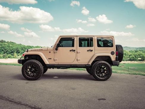 Used 2016 Jeep Wrangler Unlimited Rubicon w/ Connectivity Group AWD/4WD image 14