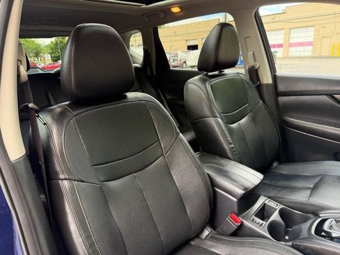 Used 2019 Nissan Rogue SL w/ Premium Package AWD/4WD image 22