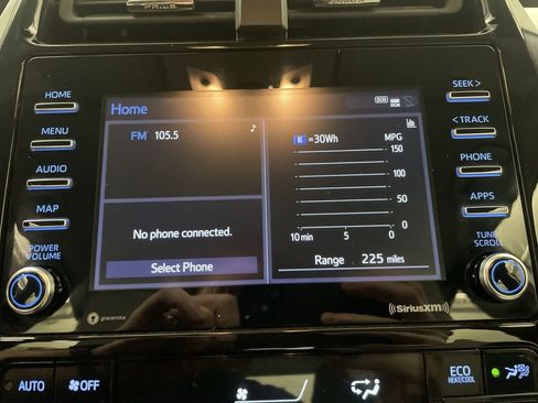 Used 2022 Toyota Prius XLE image 7