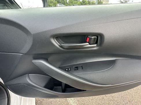 Used 2025 Toyota Corolla LE FWD image 20