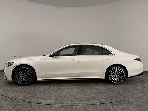 Certified 2022 Mercedes-Benz S 500 4MATIC image 2