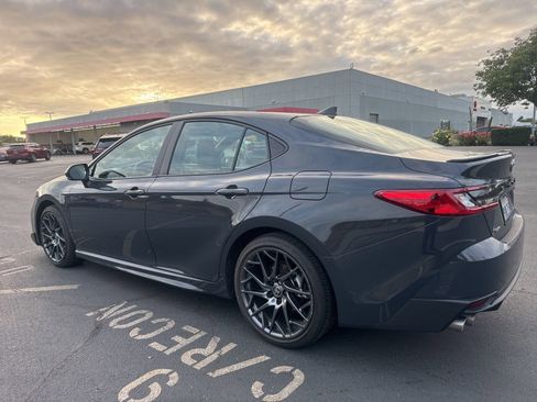 Certified 2025 Toyota Camry SE FWD image 5