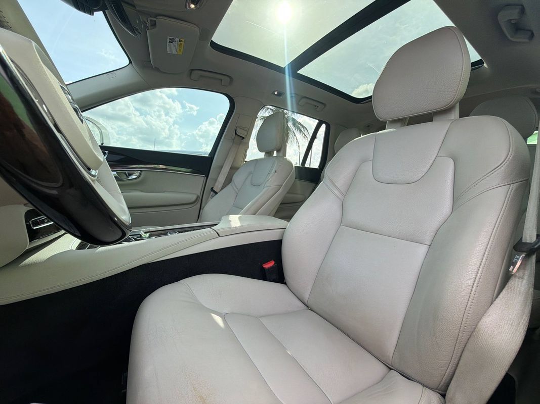 Used 2018 Volvo XC90 T6 Momentum w/ Convenience Package AWD/4WD image 25