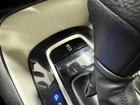 Used 2022 Toyota Corolla LE w/ Carpet Mat Package (TMS) image 19