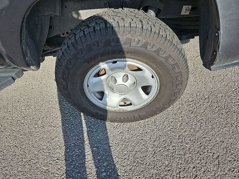 Used 2023 Toyota Tacoma SR image 13