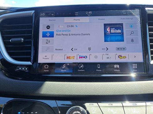 New 2025 Chrysler Voyager LX image 10