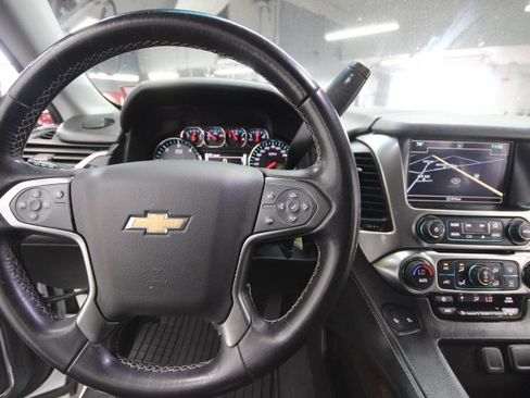 Used 2019 Chevrolet Suburban LT image 20