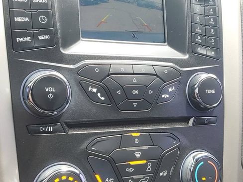 Used 2015 Ford Fusion SE w/ Equipment Group 202A FWD image 18