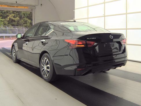 Used 2019 Nissan Altima 2.5 S FWD image 6