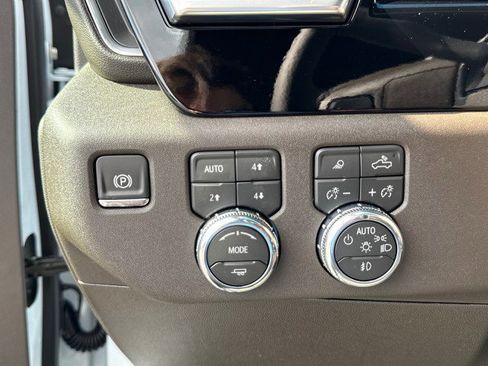 New 2026 GMC Sierra 2500 SLT image 23