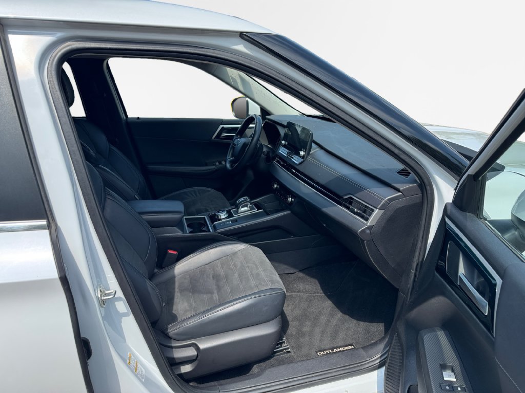 Used 2022 Mitsubishi Outlander SE AWD/4WD image 26