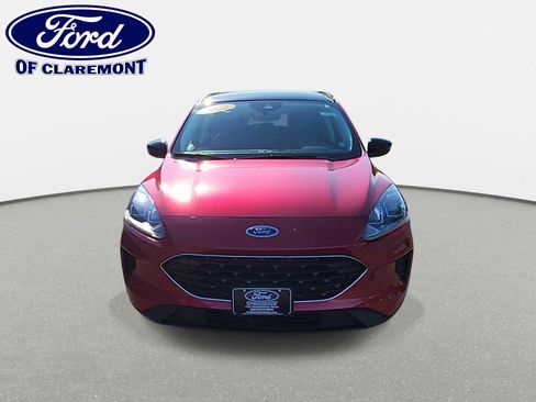Used 2022 Ford Escape SE w/ SE Sport Appearance Package AWD/4WD image 3
