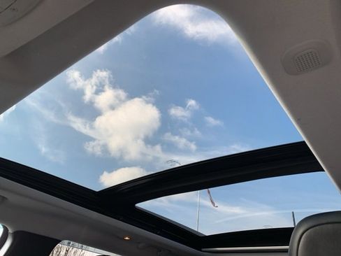 Used 2020 Jeep Cherokee Trailhawk w/ Comfort/Convenience Group image 18