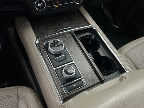 Used 2020 Ford Expedition Limited AWD/4WD image 11