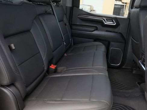 Used 2023 Chevrolet Silverado 1500 LTZ AWD/4WD image 27