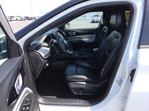 Used 2025 Jeep Compass Limited AWD/4WD image 10