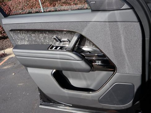 Used 2024 Land Rover Range Rover Sport SE image 35