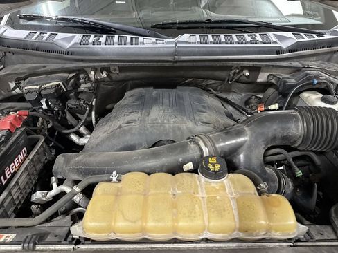 Used 2015 Ford F150 Platinum w/ Equipment Group 701A Luxury AWD/4WD image 26