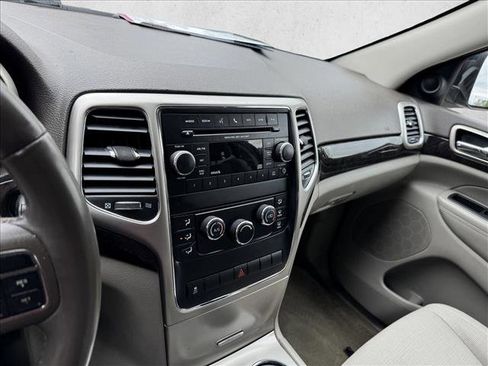 Used 2013 Jeep Grand Cherokee Laredo AWD/4WD image 16